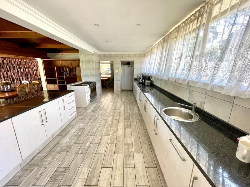 5 Bedroom Property for Sale in Monument Gauteng