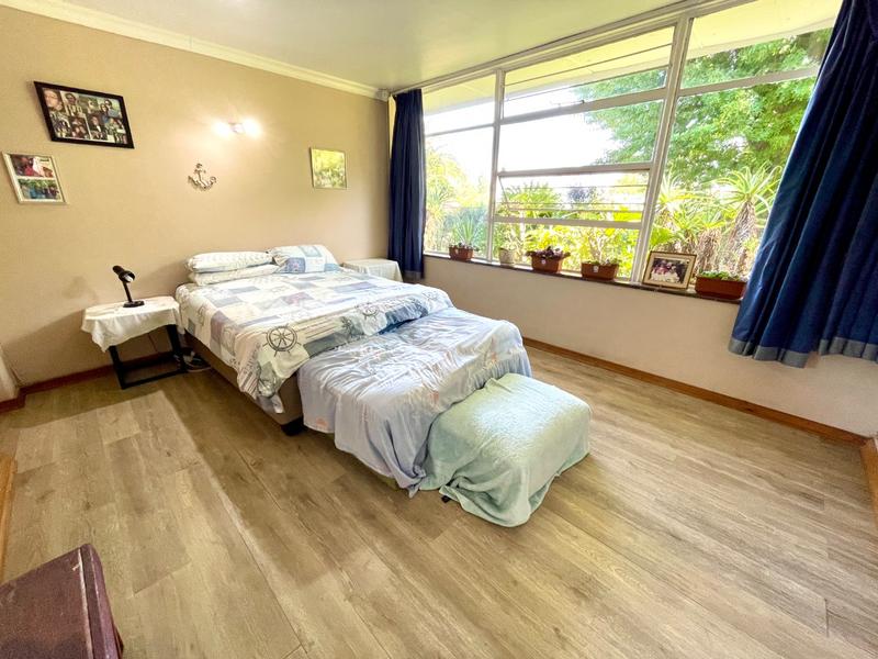 5 Bedroom Property for Sale in Monument Gauteng