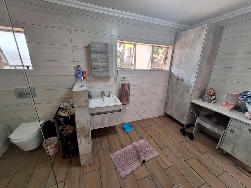 4 Bedroom Property for Sale in East Lynne Gauteng