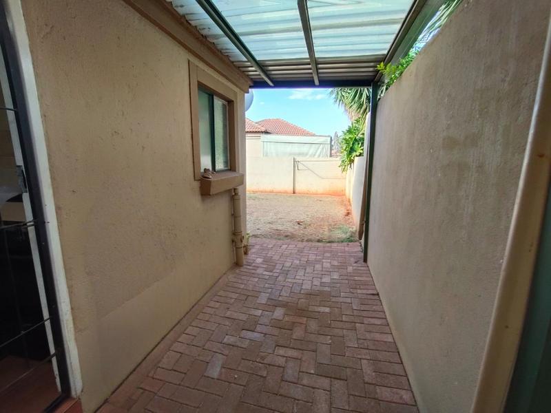 2 Bedroom Property for Sale in Hesteapark Gauteng