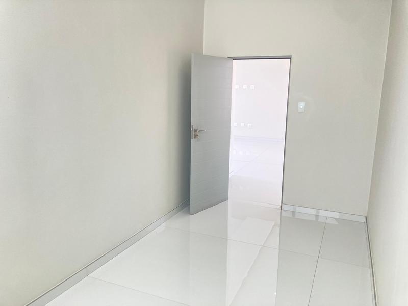 5 Bedroom Property for Sale in Six Fountains Residential Estate Gauteng