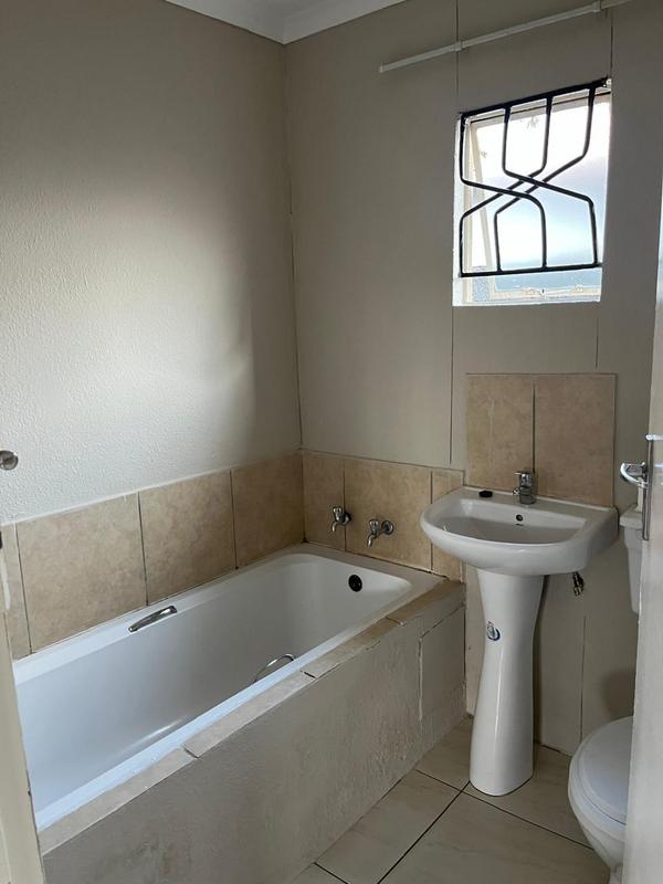 To Let 2 Bedroom Property for Rent in Windmill Park Gauteng