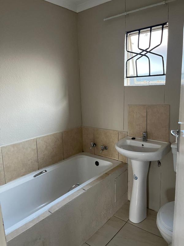 To Let 2 Bedroom Property for Rent in Windmill Park Gauteng