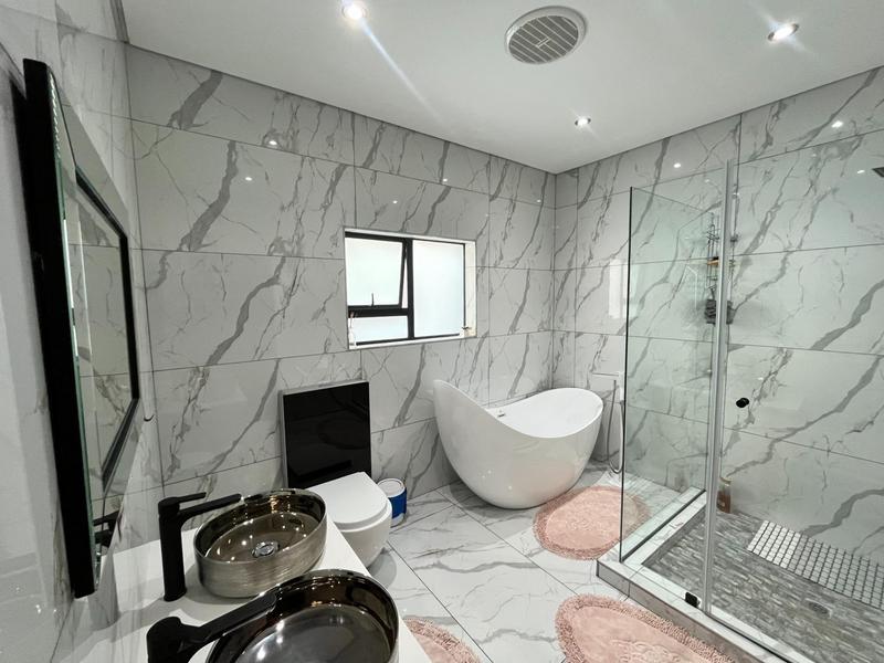 4 Bedroom Property for Sale in Blue Valley Golf Estate Gauteng