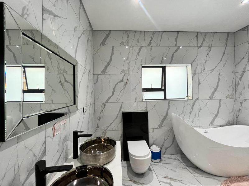 4 Bedroom Property for Sale in Blue Valley Golf Estate Gauteng