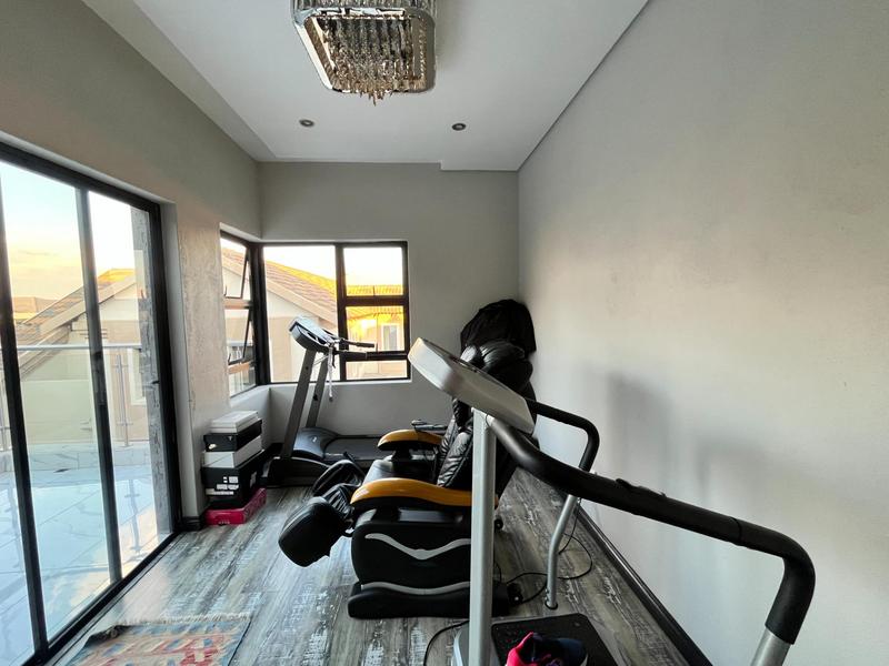 4 Bedroom Property for Sale in Blue Valley Golf Estate Gauteng