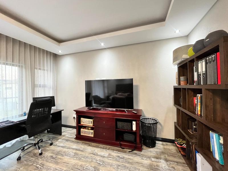 4 Bedroom Property for Sale in Blue Valley Golf Estate Gauteng