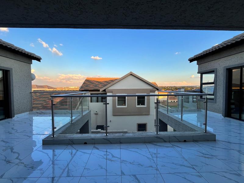 4 Bedroom Property for Sale in Blue Valley Golf Estate Gauteng