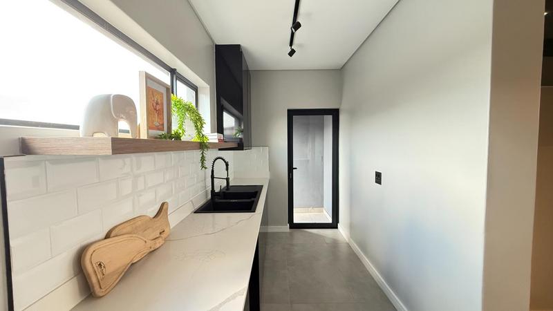 5 Bedroom Property for Sale in Midstream Heights Gauteng