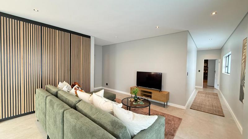 5 Bedroom Property for Sale in Midstream Heights Gauteng