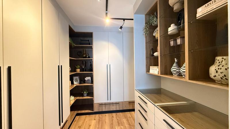 5 Bedroom Property for Sale in Midstream Heights Gauteng