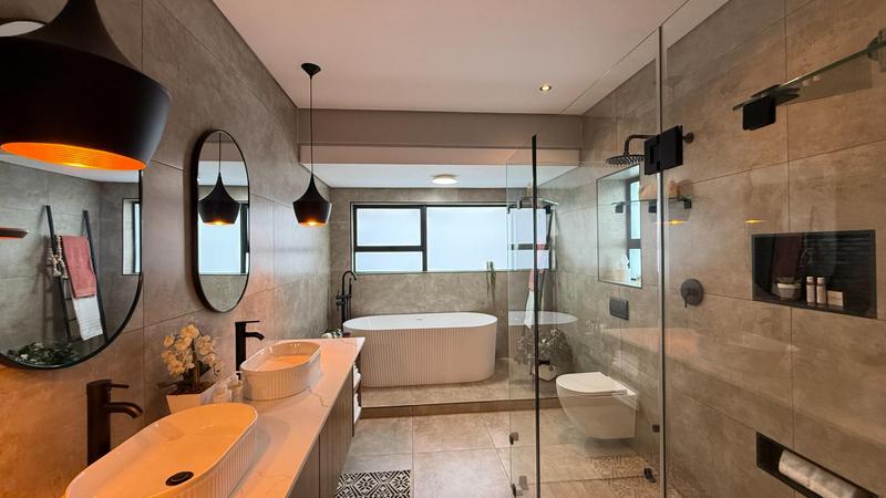 5 Bedroom Property for Sale in Midstream Heights Gauteng