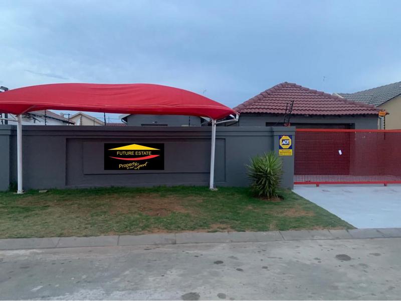 To Let 3 Bedroom Property for Rent in Fleurhof Gauteng