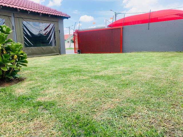To Let 3 Bedroom Property for Rent in Fleurhof Gauteng