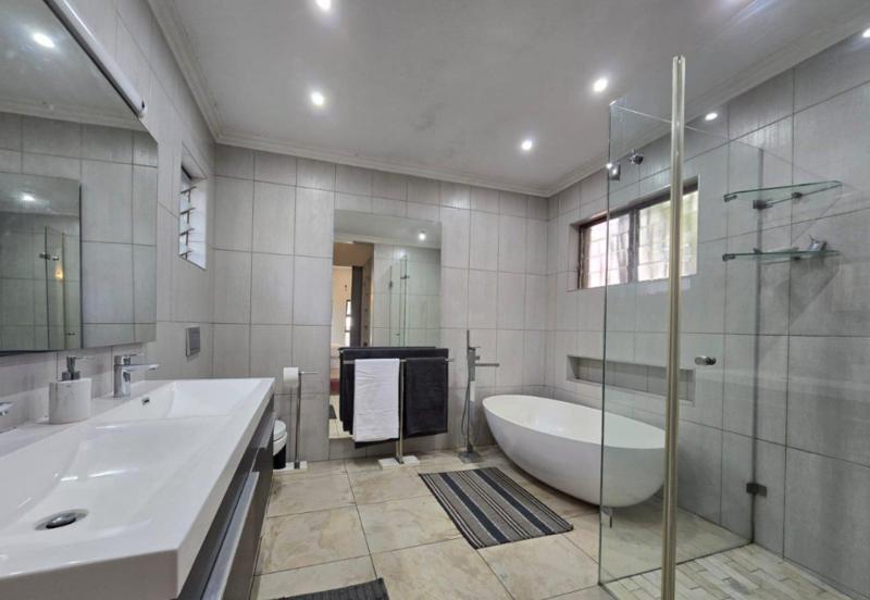 To Let 4 Bedroom Property for Rent in Waterkloof A H Gauteng