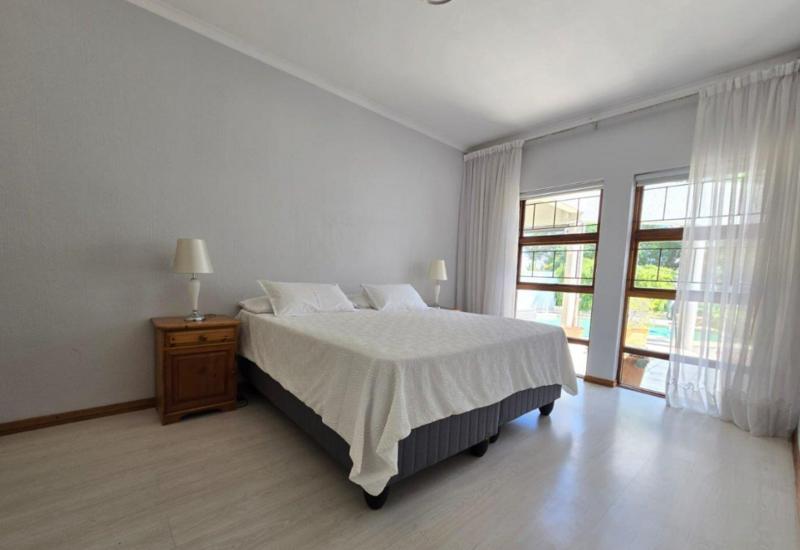To Let 4 Bedroom Property for Rent in Waterkloof A H Gauteng