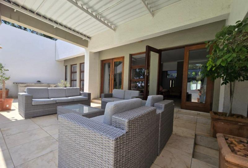 To Let 4 Bedroom Property for Rent in Waterkloof A H Gauteng