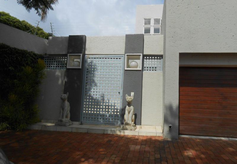 To Let 4 Bedroom Property for Rent in Waterkloof A H Gauteng
