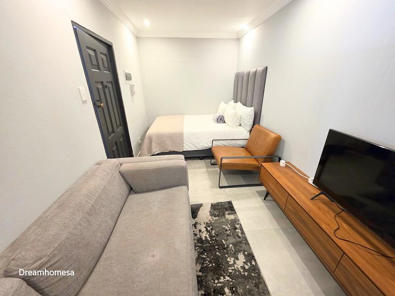 To Let 1 Bedroom Property for Rent in Houghton Estate Gauteng