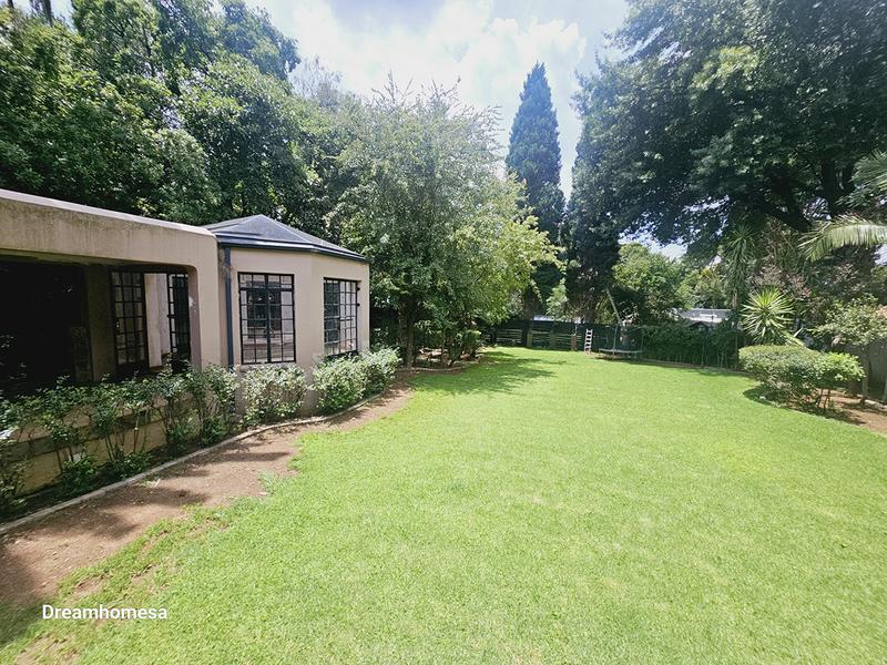 To Let 5 Bedroom Property for Rent in Houghton Estate Gauteng