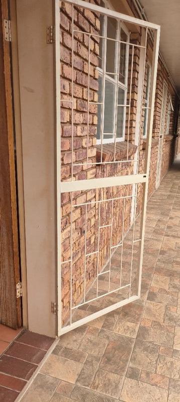 2 Bedroom Property for Sale in Pretoria North Gauteng