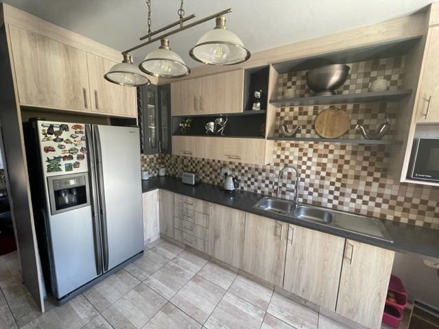 To Let 4 Bedroom Property for Rent in Birchleigh North Gauteng