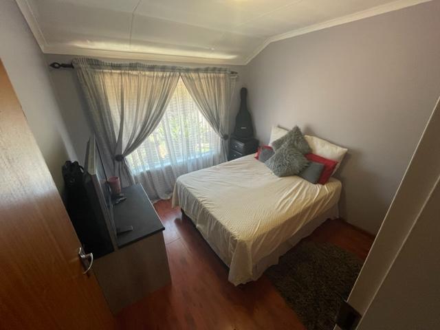 To Let 4 Bedroom Property for Rent in Birchleigh North Gauteng