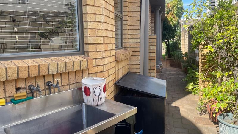 4 Bedroom Property for Sale in Eldoglen Gauteng