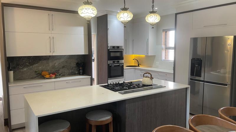 4 Bedroom Property for Sale in Eldoglen Gauteng