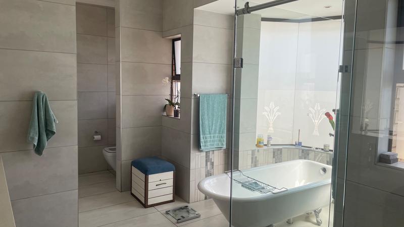 4 Bedroom Property for Sale in Eldoglen Gauteng