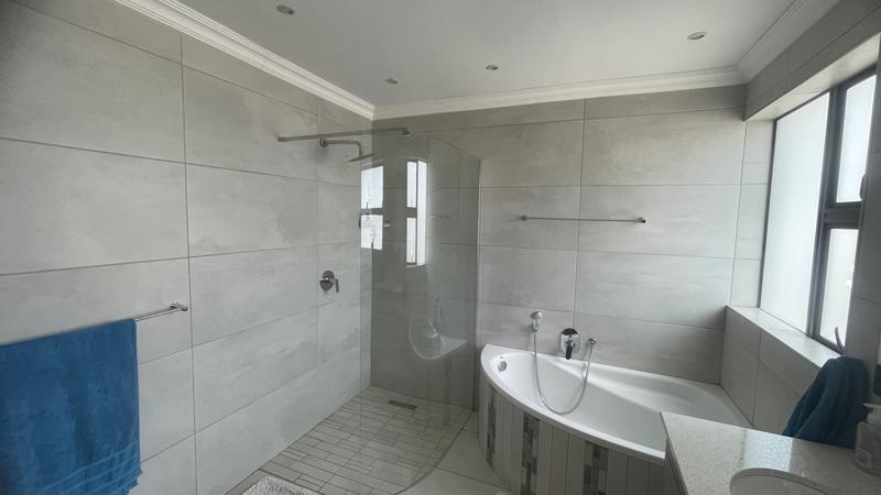 4 Bedroom Property for Sale in Eldoglen Gauteng