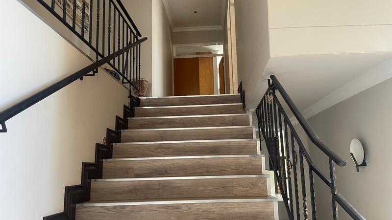 4 Bedroom Property for Sale in Eldoglen Gauteng