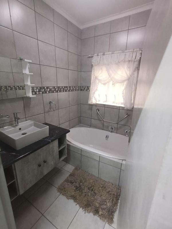 3 Bedroom Property for Sale in Edelweiss Gauteng