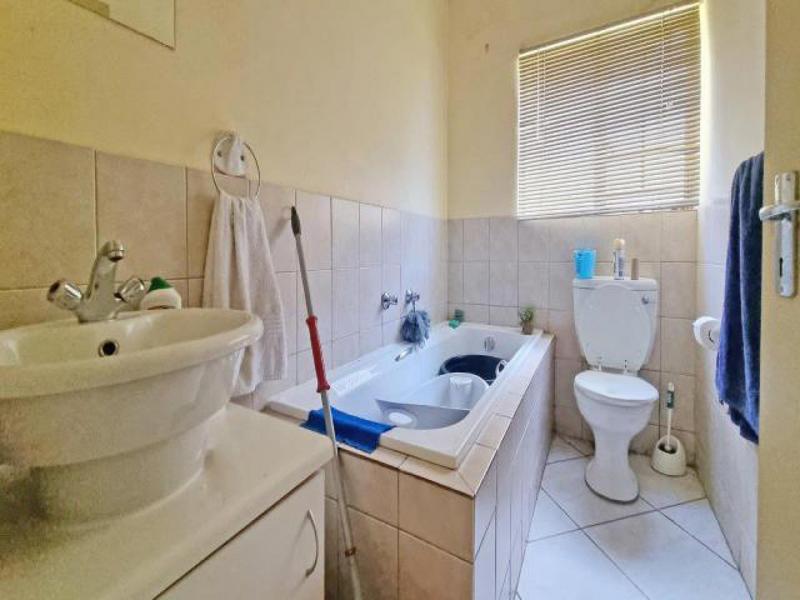 2 Bedroom Property for Sale in Vanderbijlpark SW 5 Gauteng