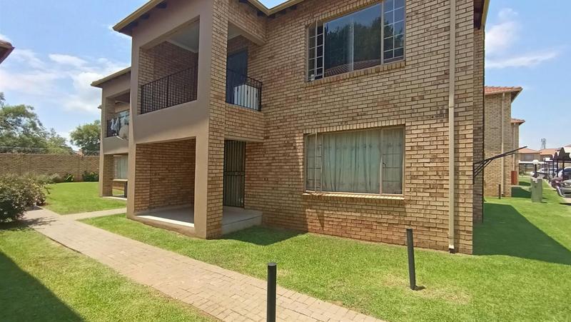 2 Bedroom Property for Sale in Vanderbijlpark SW 5 Gauteng