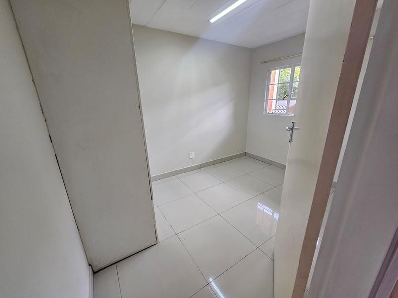 2 Bedroom Property for Sale in Die Hoewes Gauteng
