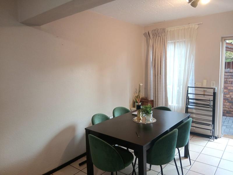 2 Bedroom Property for Sale in Hennopspark Gauteng