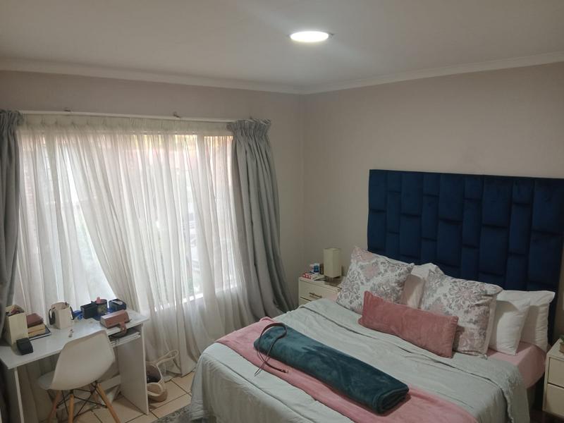 2 Bedroom Property for Sale in Hennopspark Gauteng