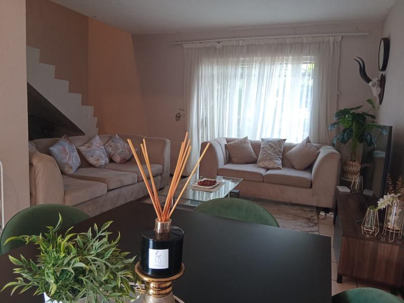 2 Bedroom Property for Sale in Hennopspark Gauteng