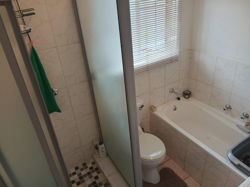 2 Bedroom Property for Sale in Hennopspark Gauteng