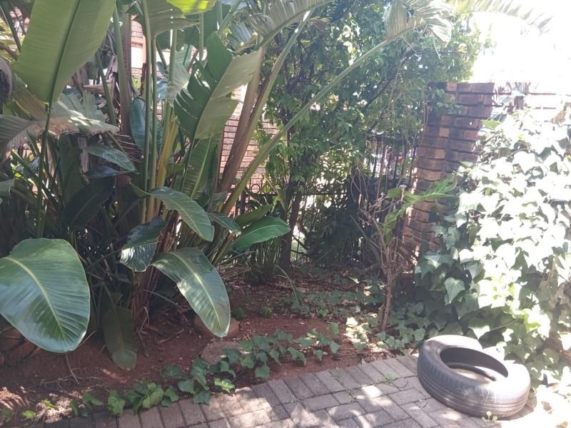 2 Bedroom Property for Sale in Hennopspark Gauteng