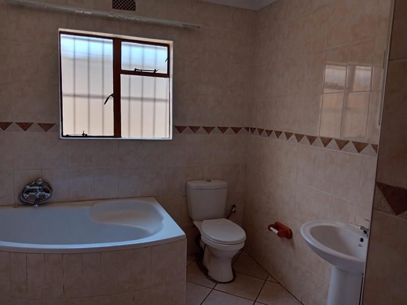 4 Bedroom Property for Sale in Sunnyridge Gauteng