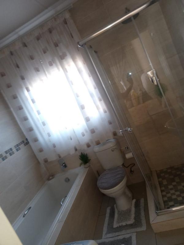 3 Bedroom Property for Sale in Roodekop Gauteng