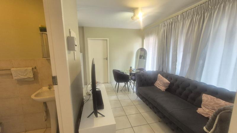 To Let 2 Bedroom Property for Rent in Auckland Park Gauteng