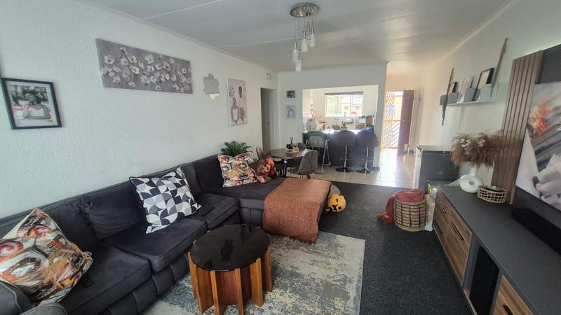To Let 2 Bedroom Property for Rent in Whiteridge Gauteng