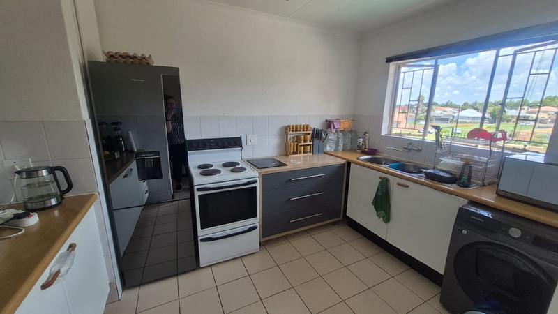 To Let 2 Bedroom Property for Rent in Whiteridge Gauteng