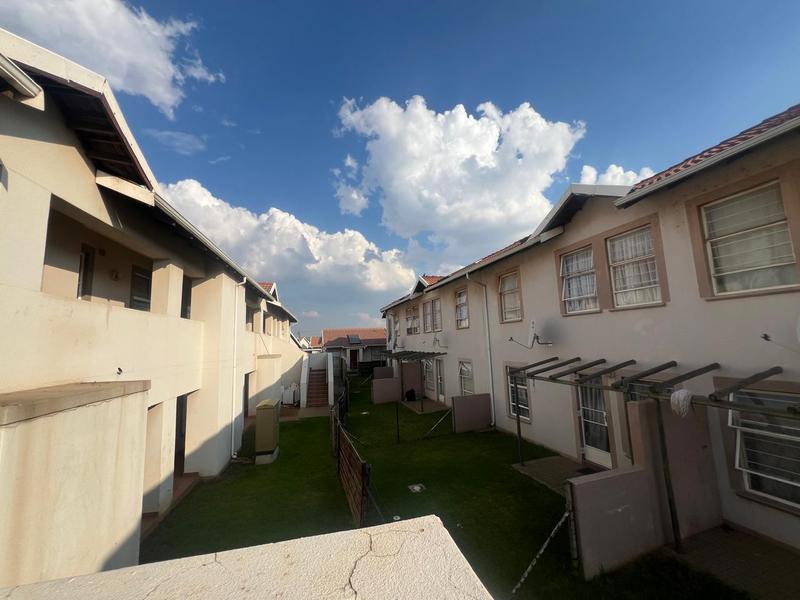 2 Bedroom Property for Sale in Aureus Gauteng