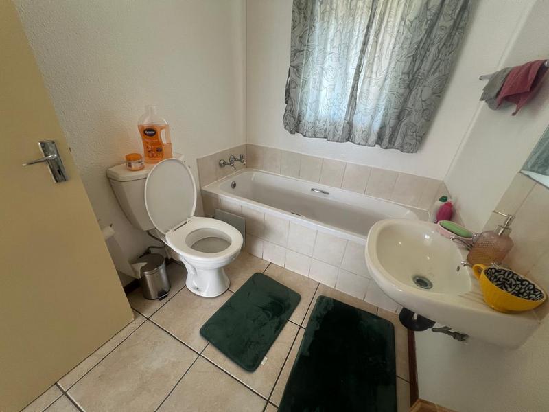 2 Bedroom Property for Sale in Aureus Gauteng