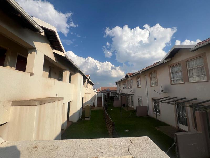 2 Bedroom Property for Sale in Aureus Gauteng