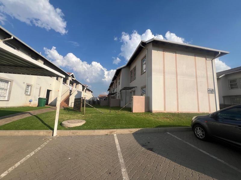 2 Bedroom Property for Sale in Aureus Gauteng